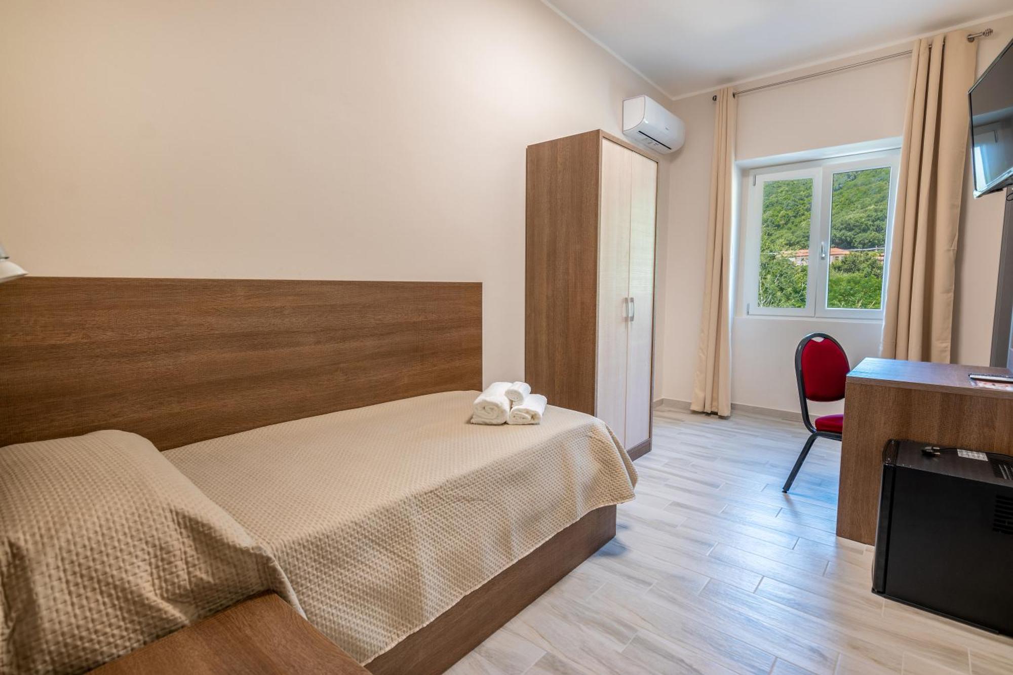 Hotel Ristorante La Mimosa Lamezia Terme Eksteriør billede