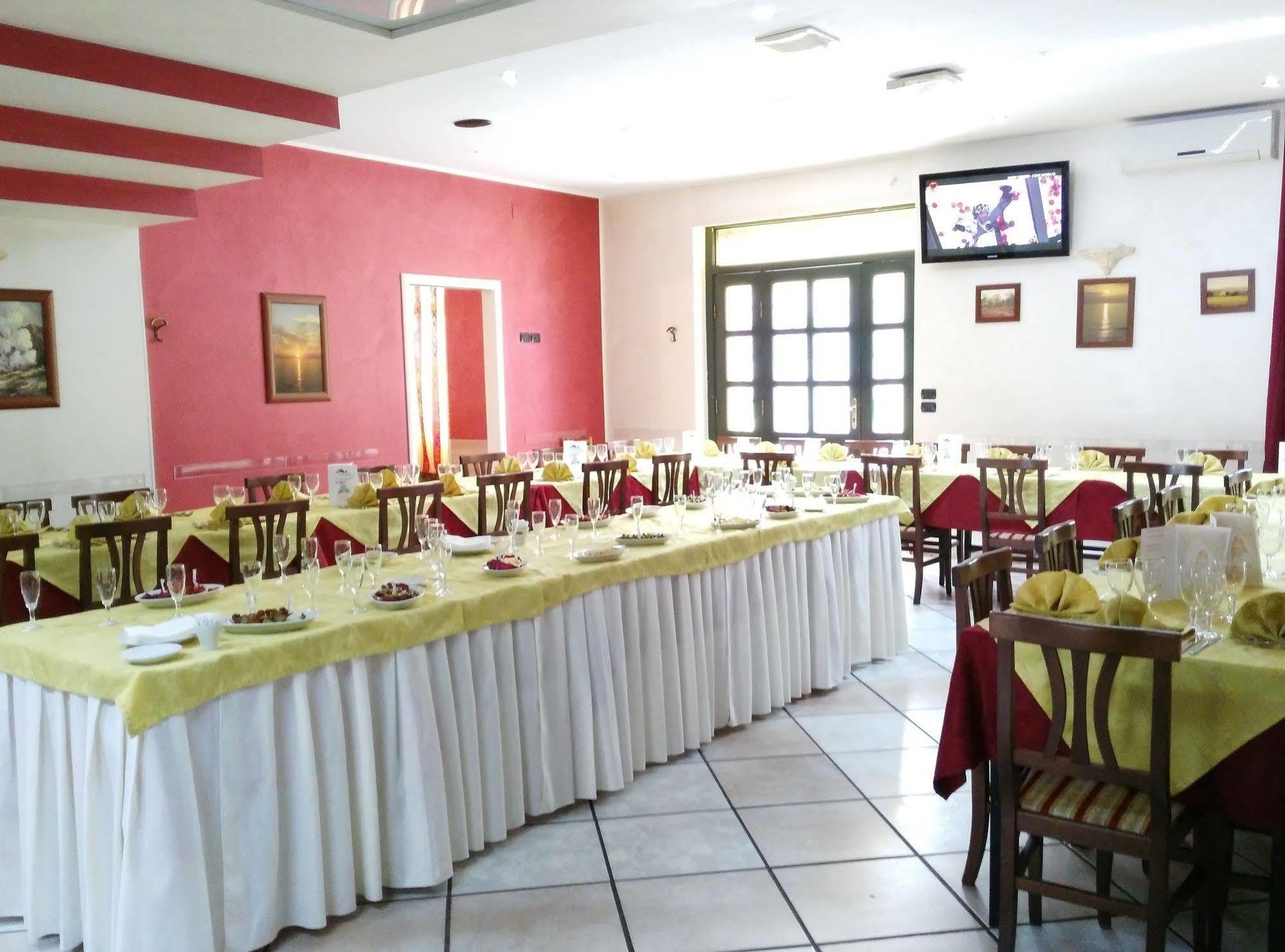 Hotel Ristorante La Mimosa Lamezia Terme Eksteriør billede