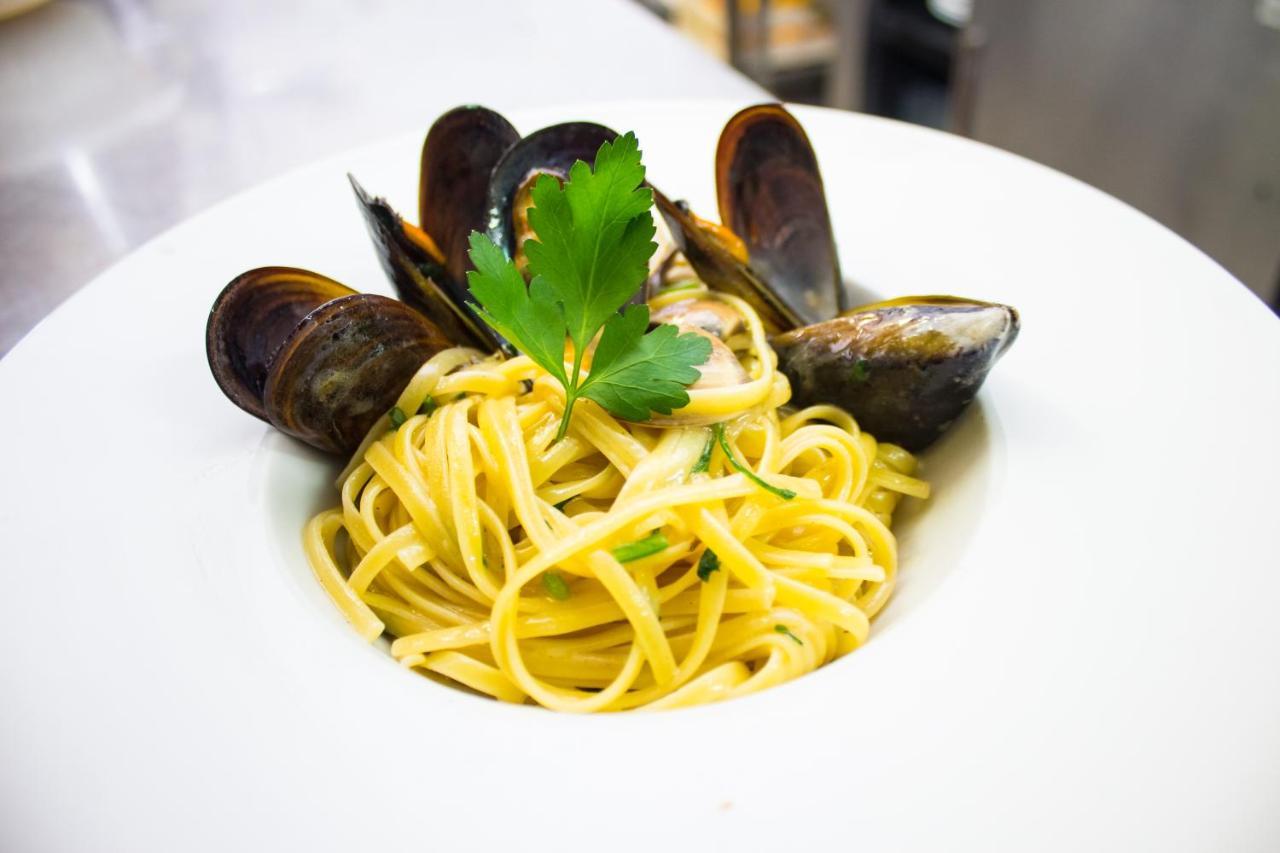 Hotel Ristorante La Mimosa Lamezia Terme Eksteriør billede
